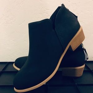 Women’s Ankle Boots size 38 European or 7-7 1/2 US
